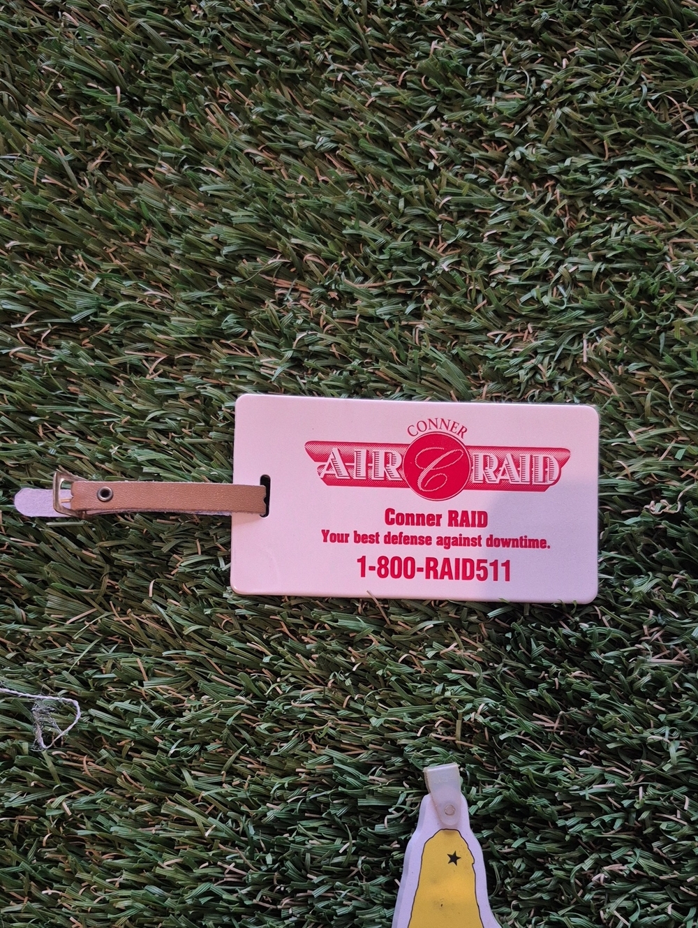 White & Pink Luggage Tag with Leather Strap Air Conner Raid - MOUNT GAY Tags